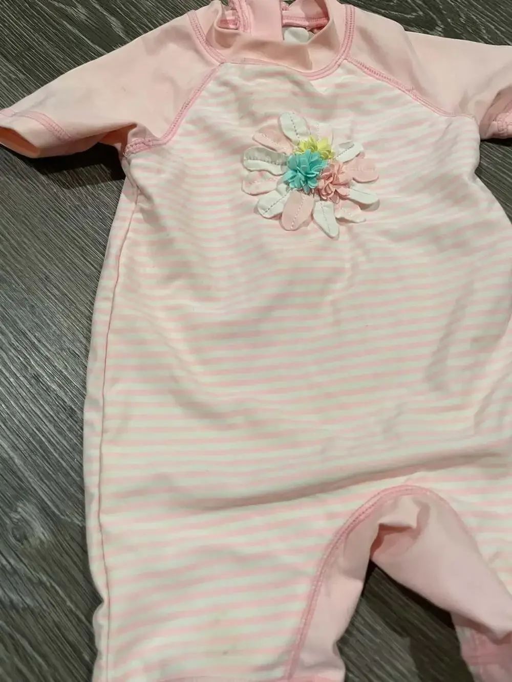 Size 6-9 months H&M Baby Girls Short Sleeve Floral Stripe Swimsuit Romper